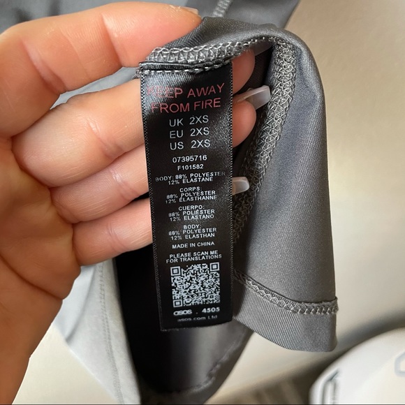 ASOS 4505 Grey & Black Workout Top - Picture 4 of 6